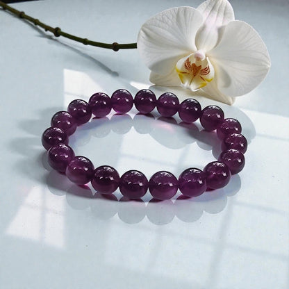 Amethyst stretch bracelet handcrafted with natural amethyst stones, designed to promote calming and spiritual energy. This versatile crystal bracelet supports relaxation, emotional balance, and mindfulness, making it ideal for meditation, yoga, or everyday wear. A thoughtful gift for women, friends, or loved ones seeking healing crystal jewelry, it combines stylish boho aesthetics with meaningful energy for wellness, self-care, and spiritual connection.