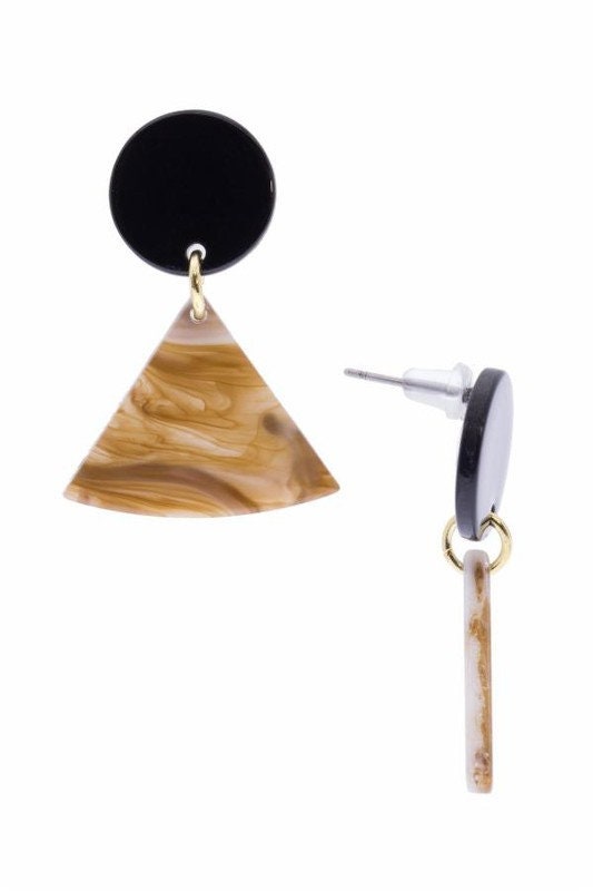 Modern acrylic triangle earrings featuring a bold art deco and geometric design, perfect for women who love symmetrical statement accessories. These lightweight earrings combine sleek lines and contemporary style, offering a fashionable yet comfortable choice for everyday wear or special occasions. Elevate your look with these stylish and unique acrylic earrings that reflect a balance of modern elegance and artistic flair.