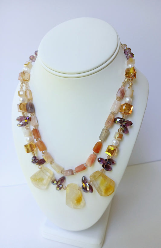 Citrine Necklace featuring light brown Red Agate and Freshwater Pearls in a bold, chunky statement design. This handmade pastel crystal stone necklace for women blends warm, earthy tones with radiant energy, perfect for elevating any outfit. Ideal for spiritual balance, confidence, and style, it’s a unique gift for her that celebrates natural beauty and healing. A striking piece of jewelry for special occasions, everyday wear, or as a thoughtful, one-of-a-kind present.