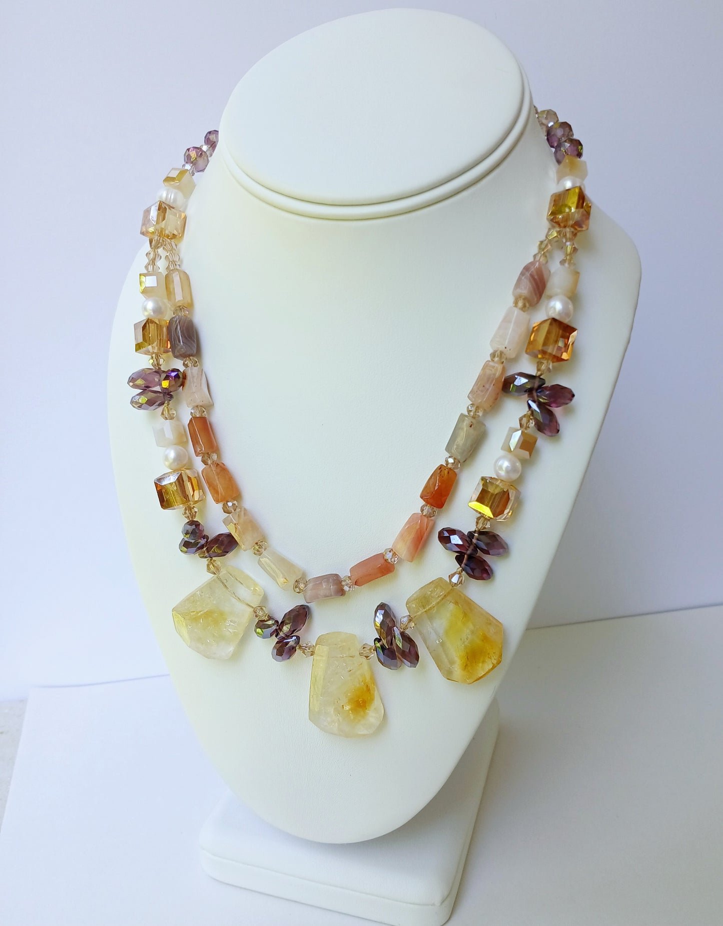 Citrine Necklace featuring light brown Red Agate and Freshwater Pearls in a bold, chunky statement design. This handmade pastel crystal stone necklace for women blends warm, earthy tones with radiant energy, perfect for elevating any outfit. Ideal for spiritual balance, confidence, and style, it’s a unique gift for her that celebrates natural beauty and healing. A striking piece of jewelry for special occasions, everyday wear, or as a thoughtful, one-of-a-kind present.