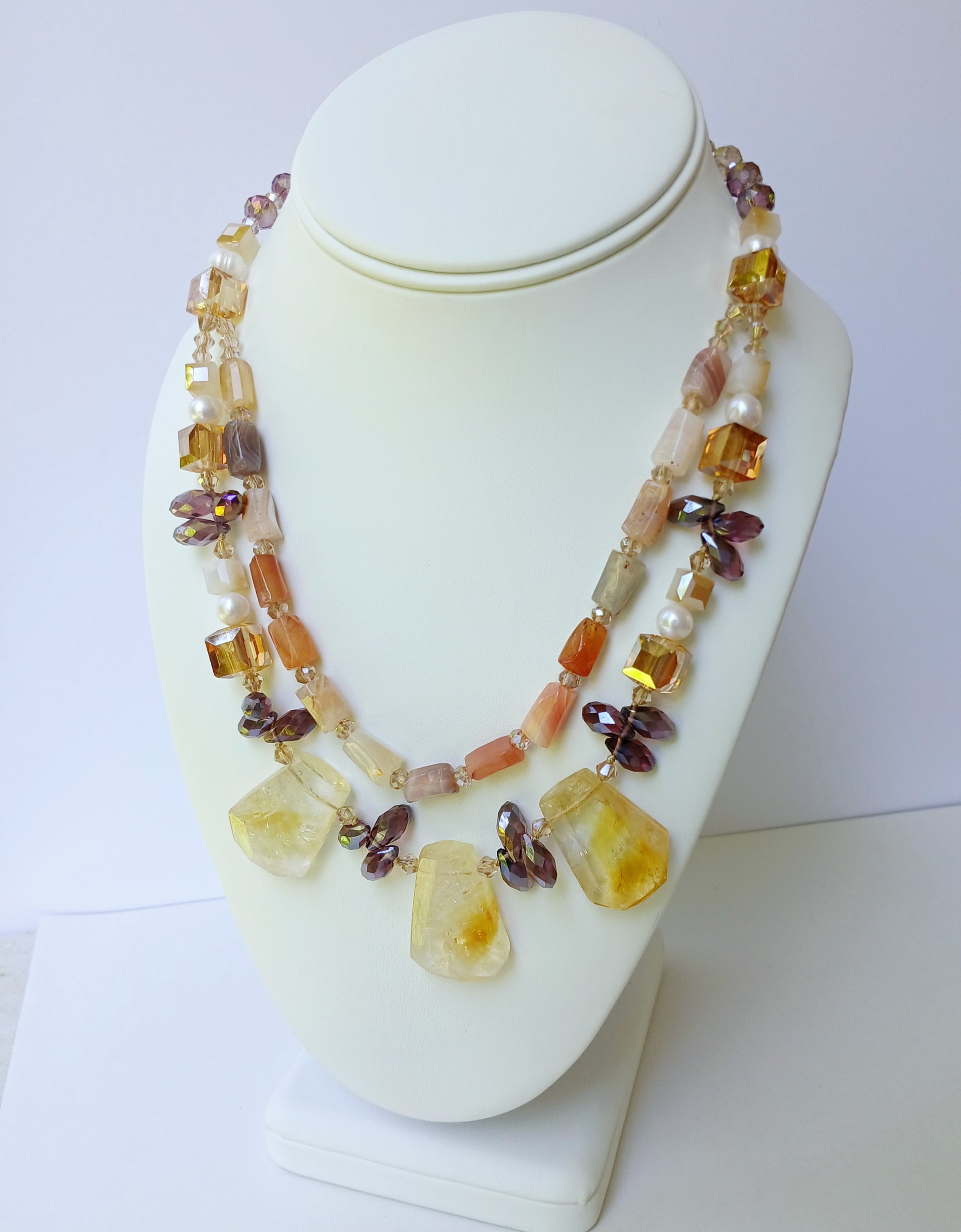 Citrine Necklace featuring light brown Red Agate and Freshwater Pearls in a bold, chunky statement design. This handmade pastel crystal stone necklace for women blends warm, earthy tones with radiant energy, perfect for elevating any outfit. Ideal for spiritual balance, confidence, and style, it’s a unique gift for her that celebrates natural beauty and healing. A striking piece of jewelry for special occasions, everyday wear, or as a thoughtful, one-of-a-kind present.