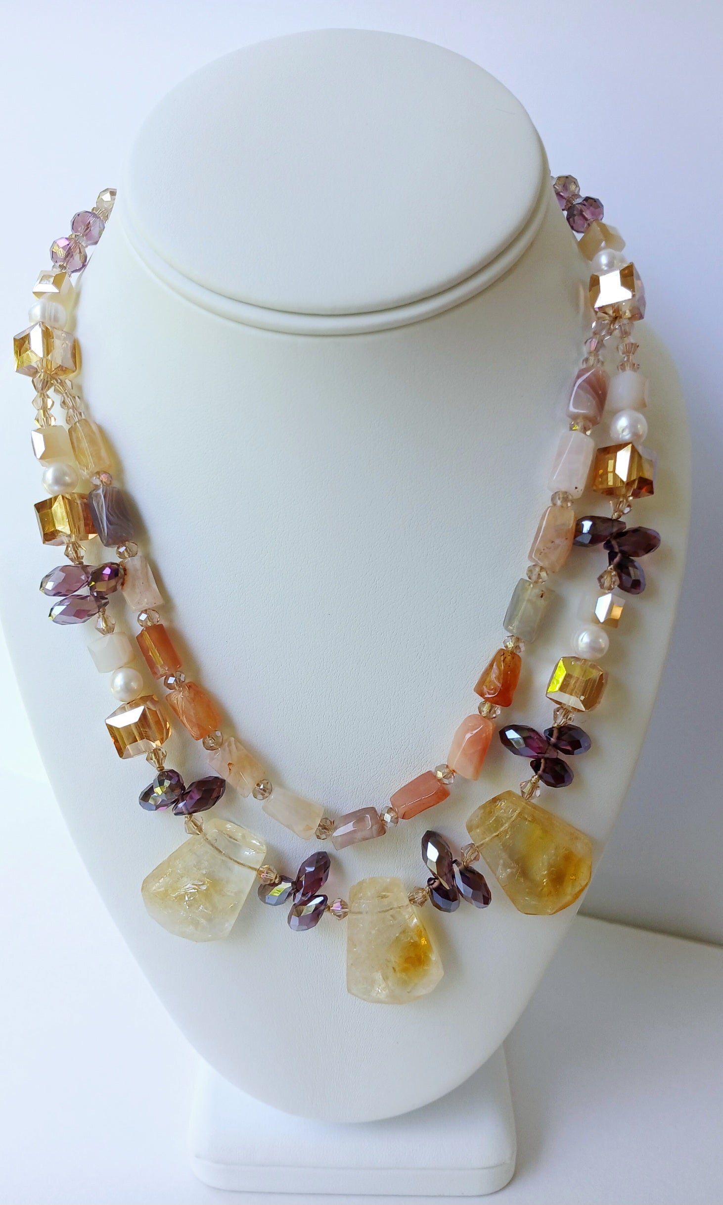 Citrine Necklace featuring light brown Red Agate and Freshwater Pearls in a bold, chunky statement design. This handmade pastel crystal stone necklace for women blends warm, earthy tones with radiant energy, perfect for elevating any outfit. Ideal for spiritual balance, confidence, and style, it’s a unique gift for her that celebrates natural beauty and healing. A striking piece of jewelry for special occasions, everyday wear, or as a thoughtful, one-of-a-kind present.