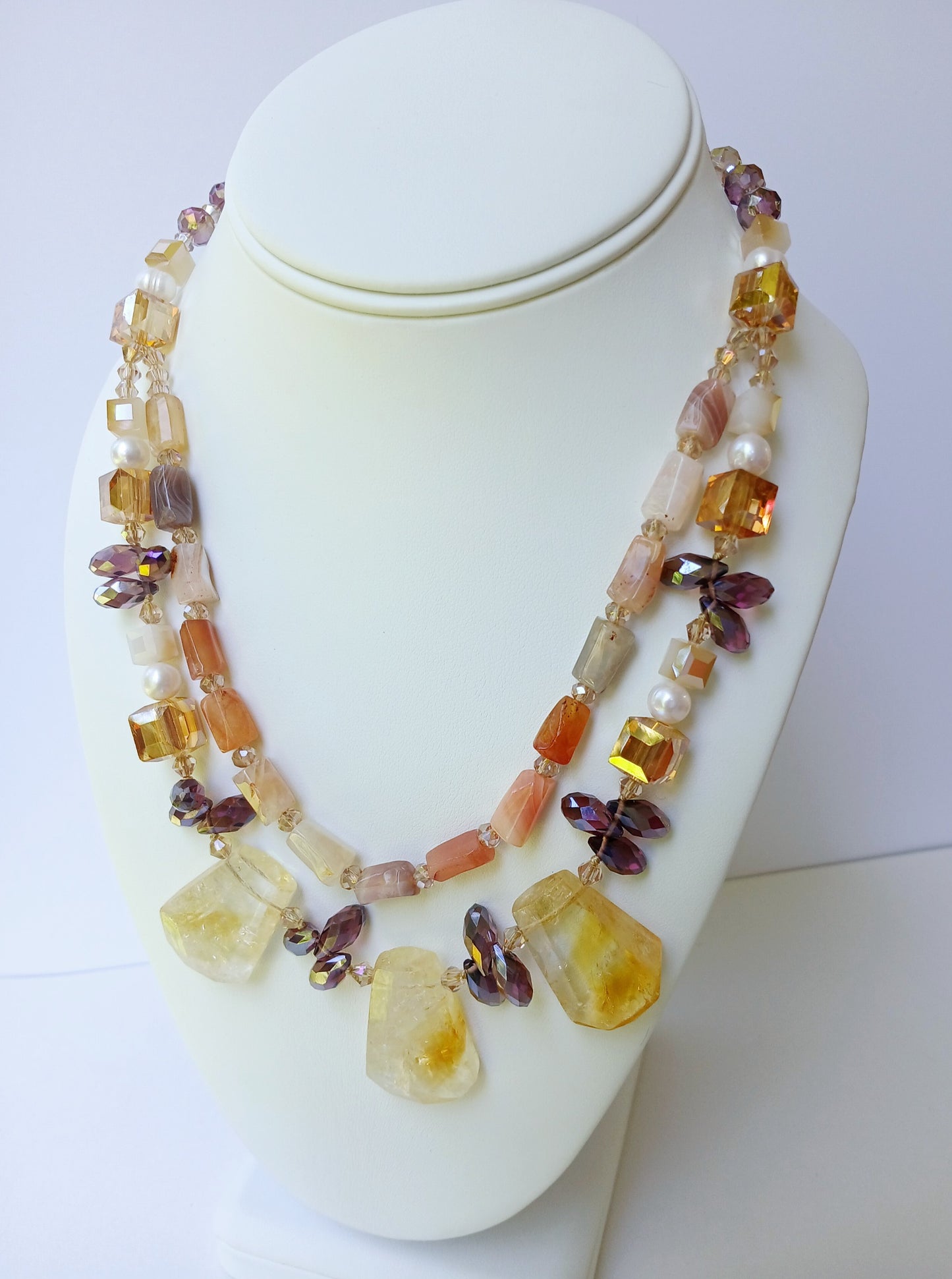 Citrine Necklace featuring light brown Red Agate and Freshwater Pearls in a bold, chunky statement design. This handmade pastel crystal stone necklace for women blends warm, earthy tones with radiant energy, perfect for elevating any outfit. Ideal for spiritual balance, confidence, and style, it’s a unique gift for her that celebrates natural beauty and healing. A striking piece of jewelry for special occasions, everyday wear, or as a thoughtful, one-of-a-kind present.