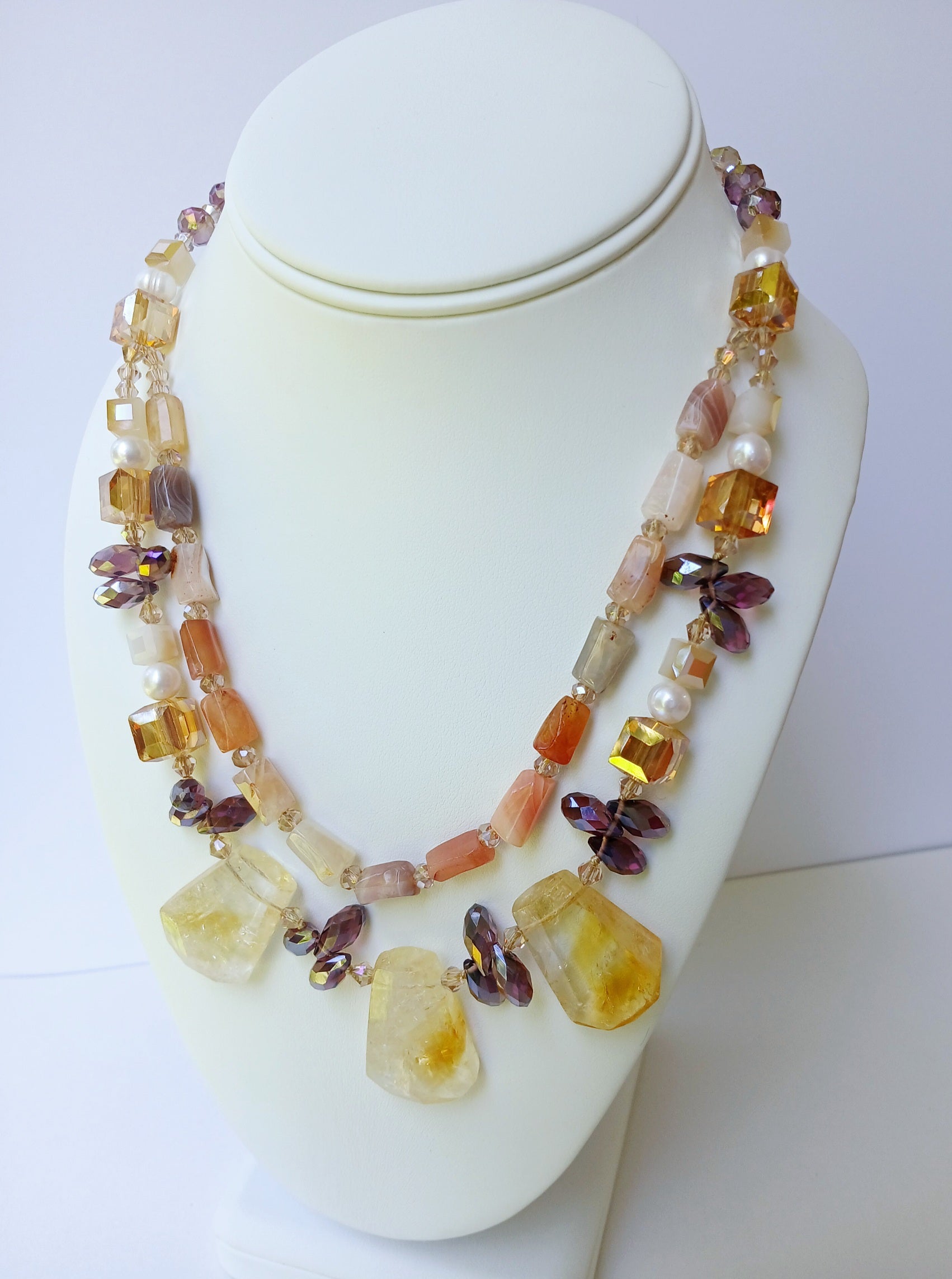 Citrine Necklace featuring light brown Red Agate and Freshwater Pearls in a bold, chunky statement design. This handmade pastel crystal stone necklace for women blends warm, earthy tones with radiant energy, perfect for elevating any outfit. Ideal for spiritual balance, confidence, and style, it’s a unique gift for her that celebrates natural beauty and healing. A striking piece of jewelry for special occasions, everyday wear, or as a thoughtful, one-of-a-kind present.