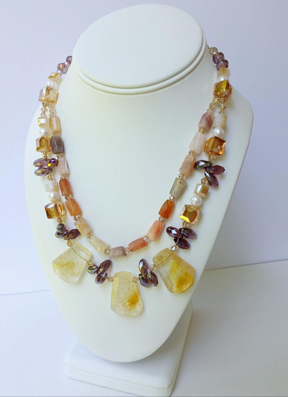 Citrine Necklace featuring light brown Red Agate and Freshwater Pearls in a bold, chunky statement design. This handmade pastel crystal stone necklace for women blends warm, earthy tones with radiant energy, perfect for elevating any outfit. Ideal for spiritual balance, confidence, and style, it’s a unique gift for her that celebrates natural beauty and healing. A striking piece of jewelry for special occasions, everyday wear, or as a thoughtful, one-of-a-kind present.