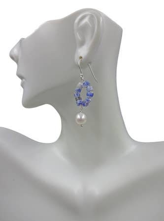 Cultured Pearl Beaded Hoop Earrings for women, featuring natural gemstones including lustrous pearls and vibrant sodalite beads. These handmade boho-style earrings combine elegance and artisanal craftsmanship, perfect as bridesmaid gifts or for everyday wear. Lightweight and eye-catching, they add a sophisticated yet natural touch to any outfit. Ideal for women who love unique, handcrafted jewelry with a blend of classic and bohemian vibes.