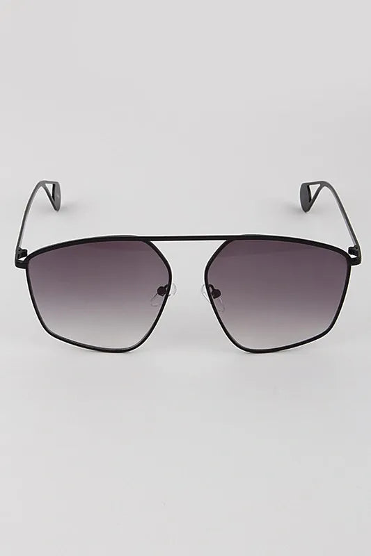 New generation aviator sunglasses designed for both men and women, featuring the classic aviator style with modern updates. These cool, lightweight sunglasses provide full UV protection, combining fashion and function for everyday wear. Perfect for outdoor activities, driving, or casual outings, they offer comfort and durability while maintaining a timeless look. An essential accessory for anyone seeking stylish and protective eyewear.