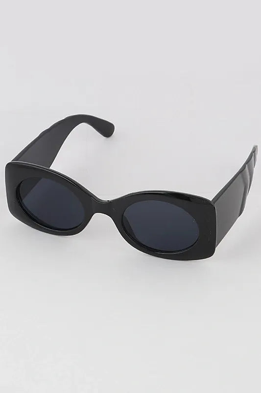 Vintage style sunglasses inspired by classic movie fashion, offering a retro look for both women and men. These cool celebrity-inspired sunglasses feature UV protection to shield your eyes while adding timeless style to any outfit. Perfect for outdoor activities, casual wear, or making a bold fashion statement, these sunglasses combine iconic design with modern eye safety, making them an essential accessory for vintage lovers and trendsetters alike.